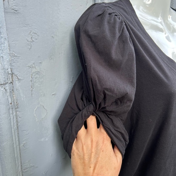 7 For All Mankind Twist Sleeve Tee, Size M - Picture 8 of 11